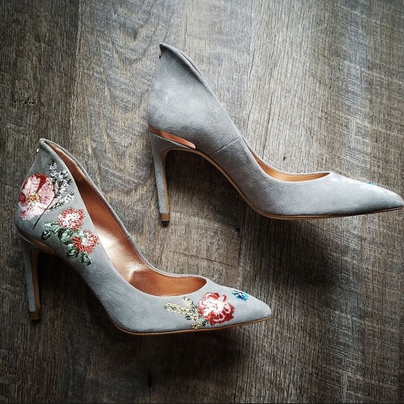 🍒NEW🍒 TED BAKER EMBROIDERED SUEDE PUMPS - Picture 5 of 8